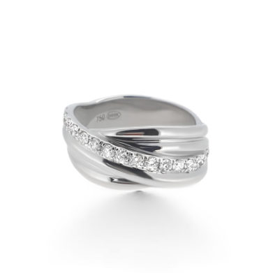 crossover diamond wedding band