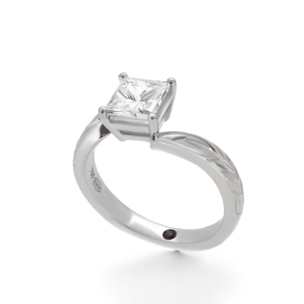 modern princess cut diamond engagement ring